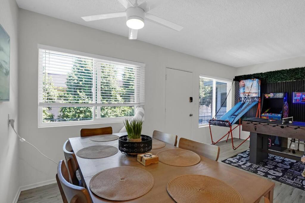 6Th Haven, Arcade, King Bed, Games, 1 Mile To Beaches Long Beach Exterior photo