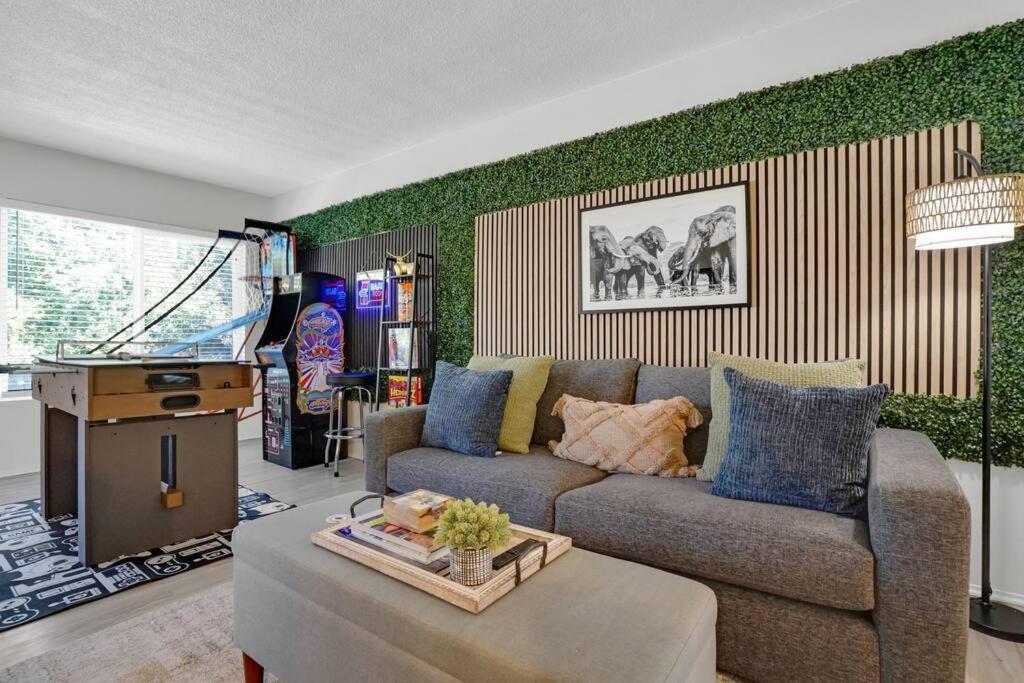 6Th Haven, Arcade, King Bed, Games, 1 Mile To Beaches Long Beach Exterior photo
