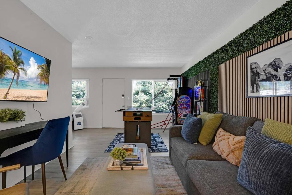 6Th Haven, Arcade, King Bed, Games, 1 Mile To Beaches Long Beach Exterior photo